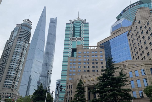 شانغهاي تعزز راحة الدفع للمقيمين المسنين والأجانب