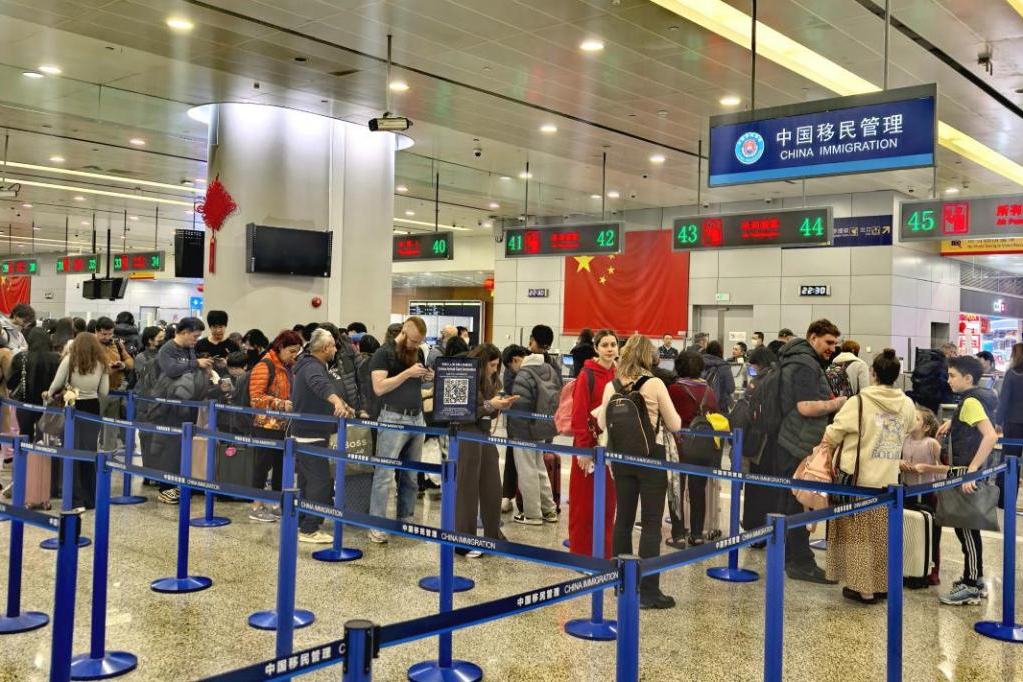 شانغهاي تشهد ارتفاعًا في أعداد المسافرين الدوليين الوافدين