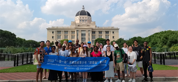 I Want to-Study in Shanghai-Student Stories-Chinese summer camp has long-lasting influence on Romanian student