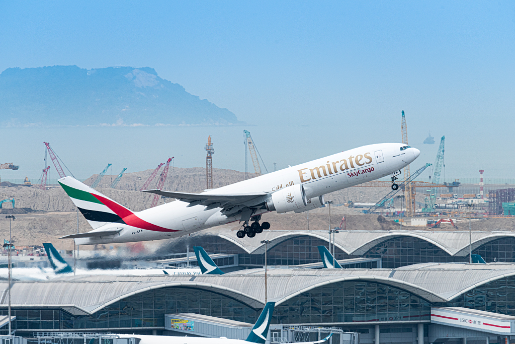 طيران الإمارات للشحن الجوي لدعم التجارة عبر طرق مبادرة الحزام والطريق