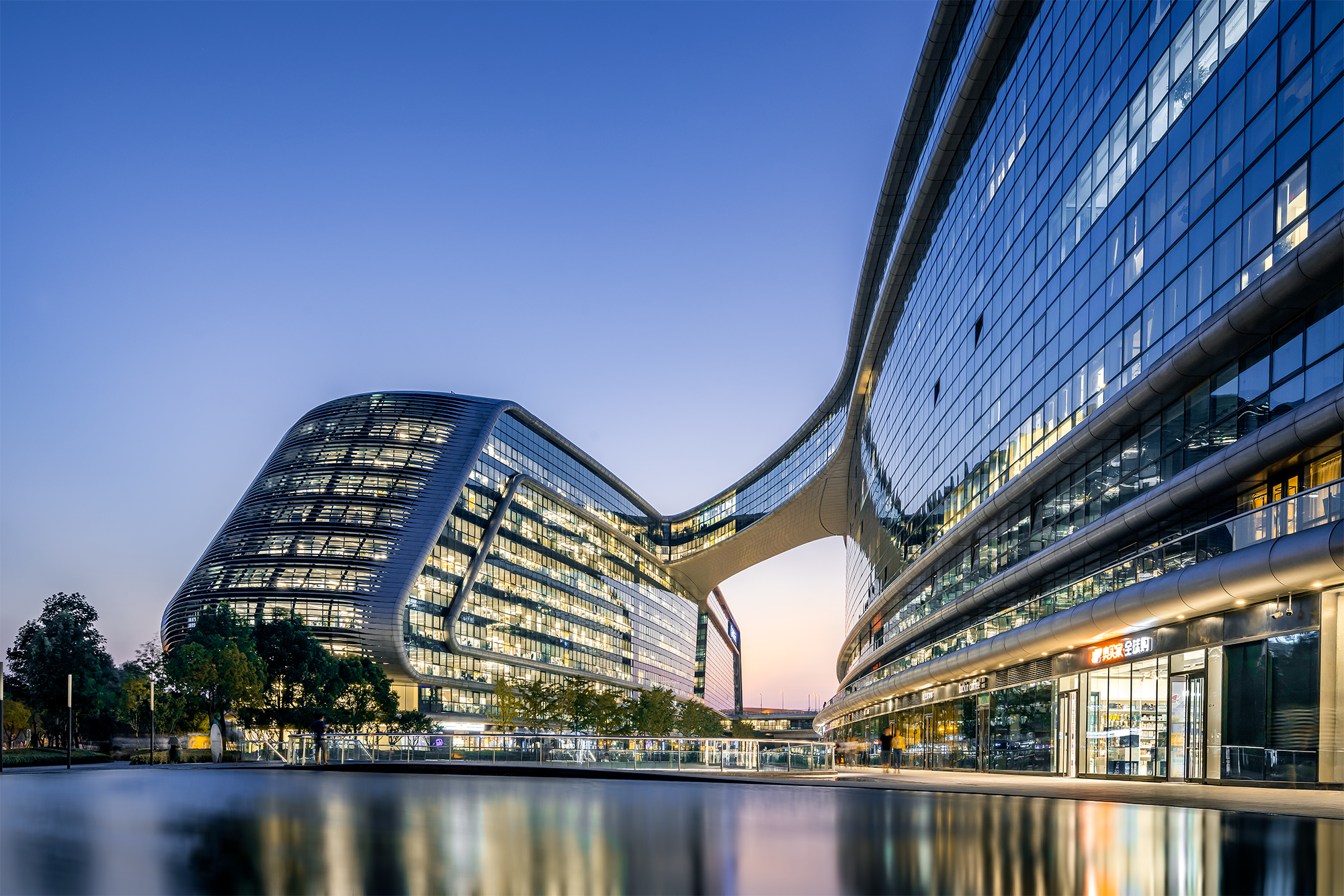 شركتان مقرهما تشانغنينغ تحصلان على اعتماد 